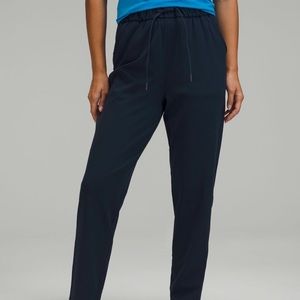 Black lululemon stretch pants